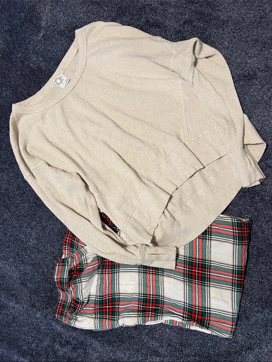 aerie Other - Beige Waffle Knit Pullover - Cozy Neutral Top and pats PJ set